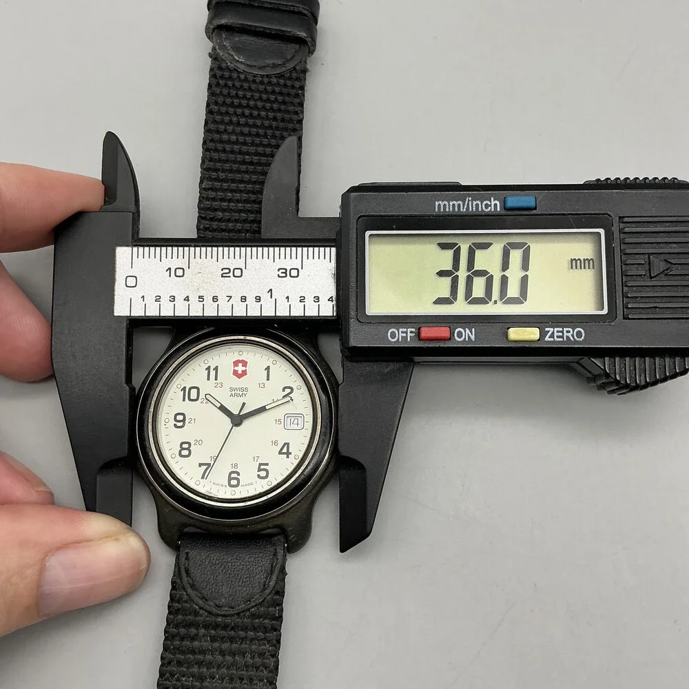 Victorinox Swiss Army Field Men Watch 36mm Swiss Made Leather Enamel New Battery